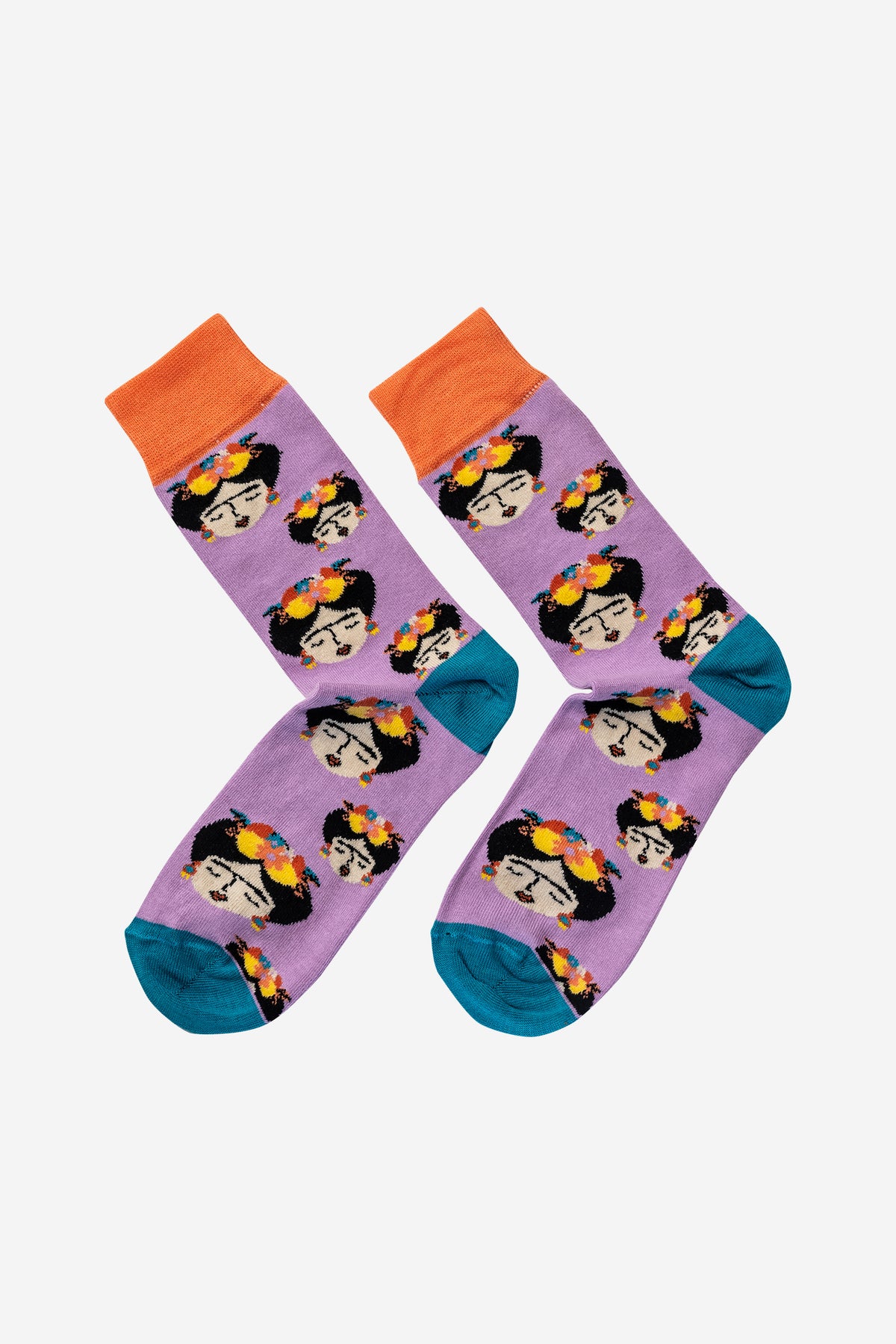 Mittellange, bunte Socken für Damen und Herren mit Frida Kahlo Design. Tolles Geschenk für Freunde und Familie