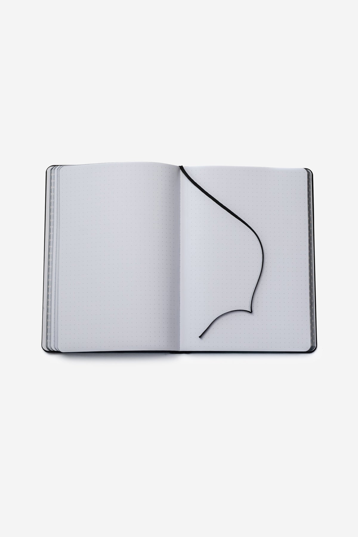 A5 Notizbuch offen mit unlinierten Seiten und Lesezeichen