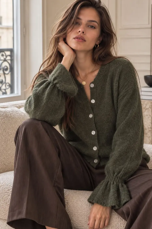 Rundhals-Cardigan-Pullover mit Rüschenbündchen 